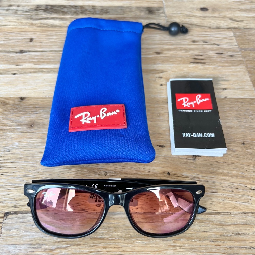 Ray-Ban Black Frame Sunglasses with Pink Lenses Missing Sticker In Picture